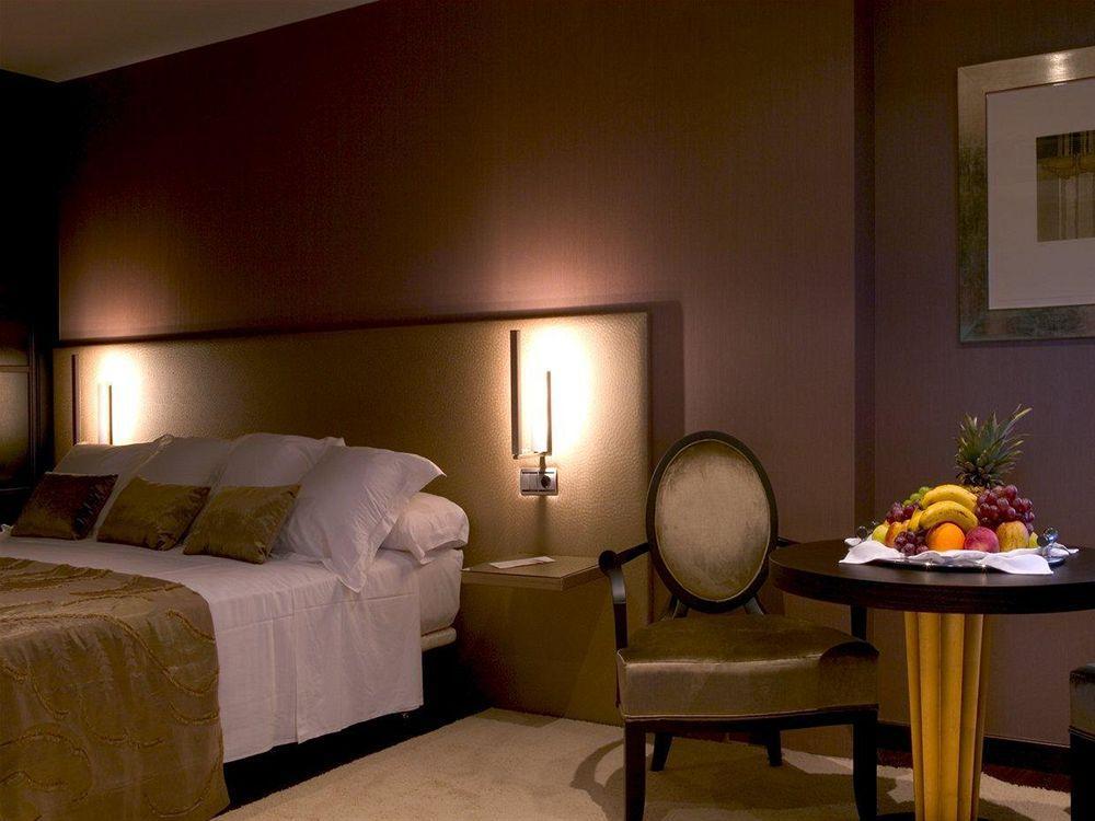 Iberik Santo Domingo Plaza Hotel オビエド 部屋 写真