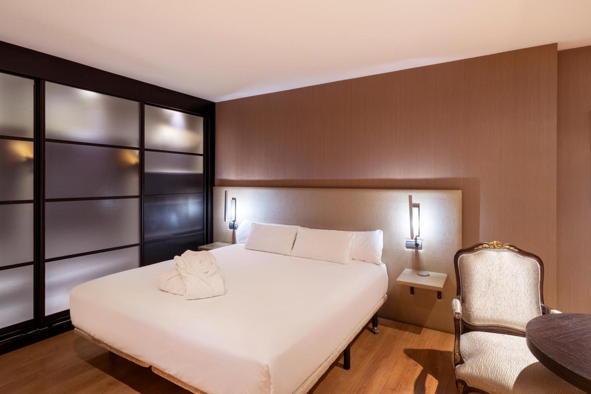 Iberik Santo Domingo Plaza Hotel オビエド エクステリア 写真