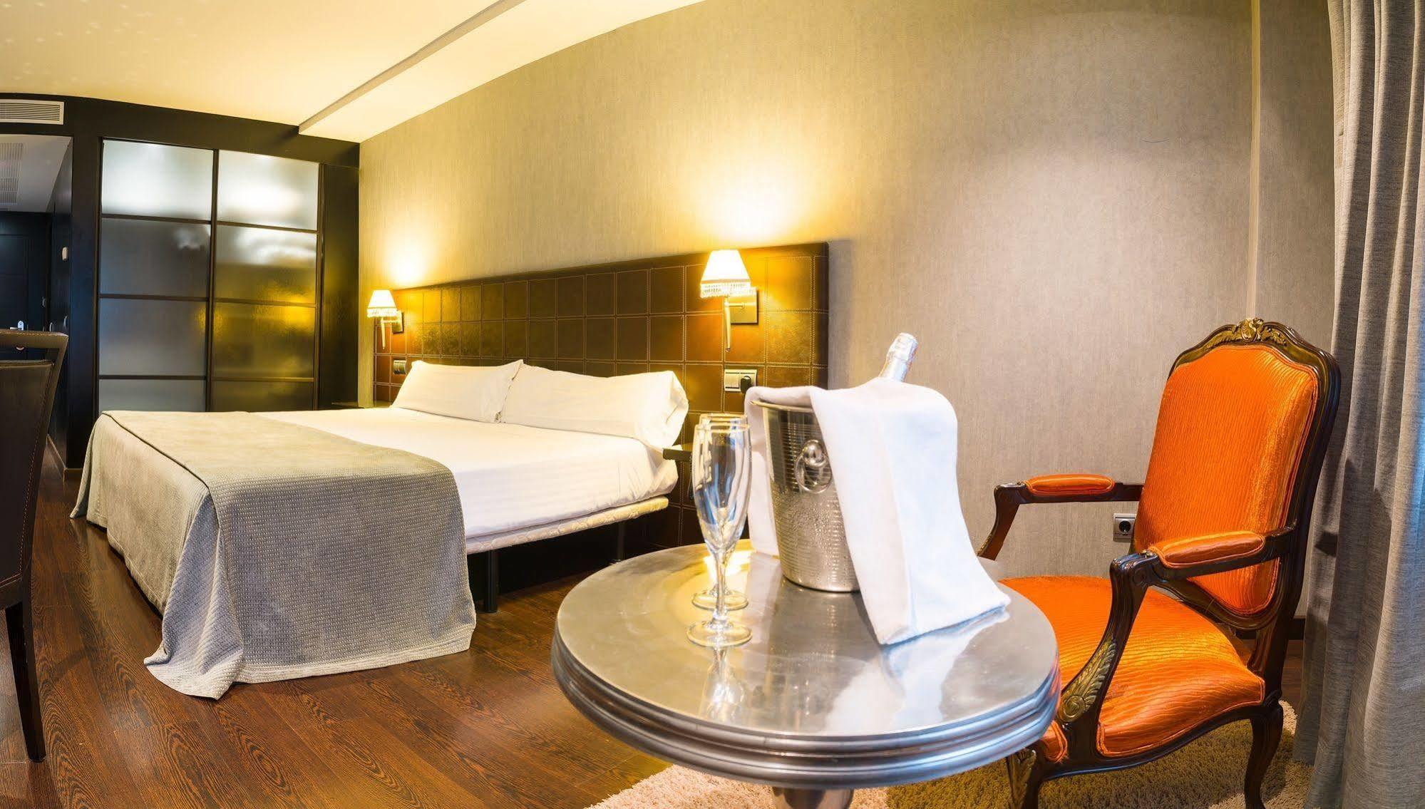 Iberik Santo Domingo Plaza Hotel オビエド エクステリア 写真
